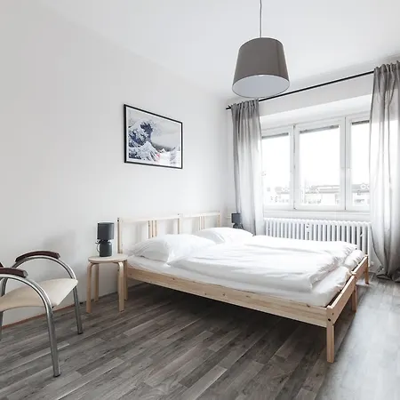 Spacious At Krc Apartment Prag