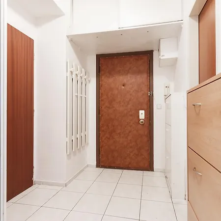 Spacious At Krc Apartament